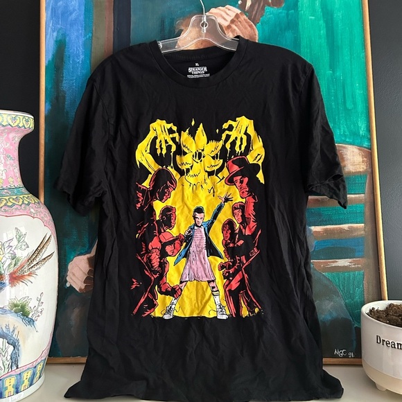 Stranger Things Black Graphic T-Shirt with Yellow and Red Design XL - Picture 11 of 13